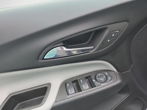 Used 2023 Chevrolet Equinox LT FWD image 14