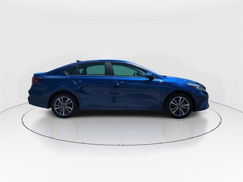 Used 2023 Kia Forte LXS FWD image 9