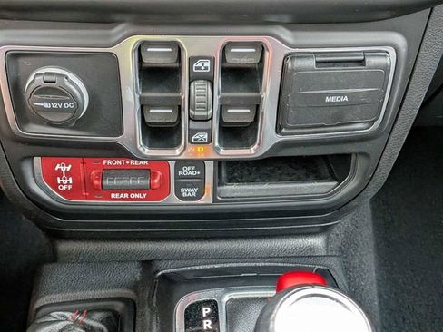 Used 2020 Jeep Gladiator Rubicon AWD/4WD image 25