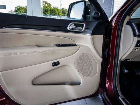 Used 2020 Jeep Grand Cherokee Limited image 20