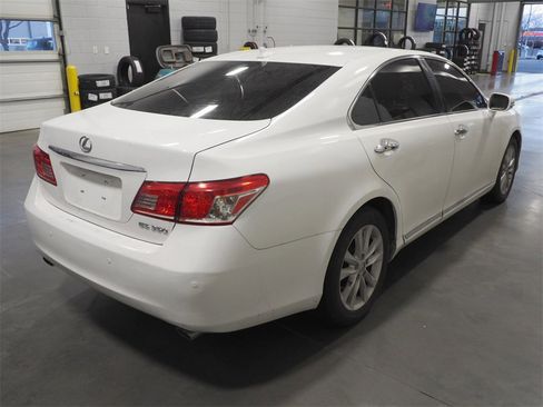 Used 2011 Lexus ES 350 image 4