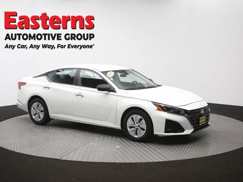 Used 2024 Nissan Altima 2.5 S FWD image 49