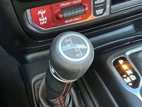 Used 2022 Jeep Gladiator Rubicon w/ Cold Weather Group image 14