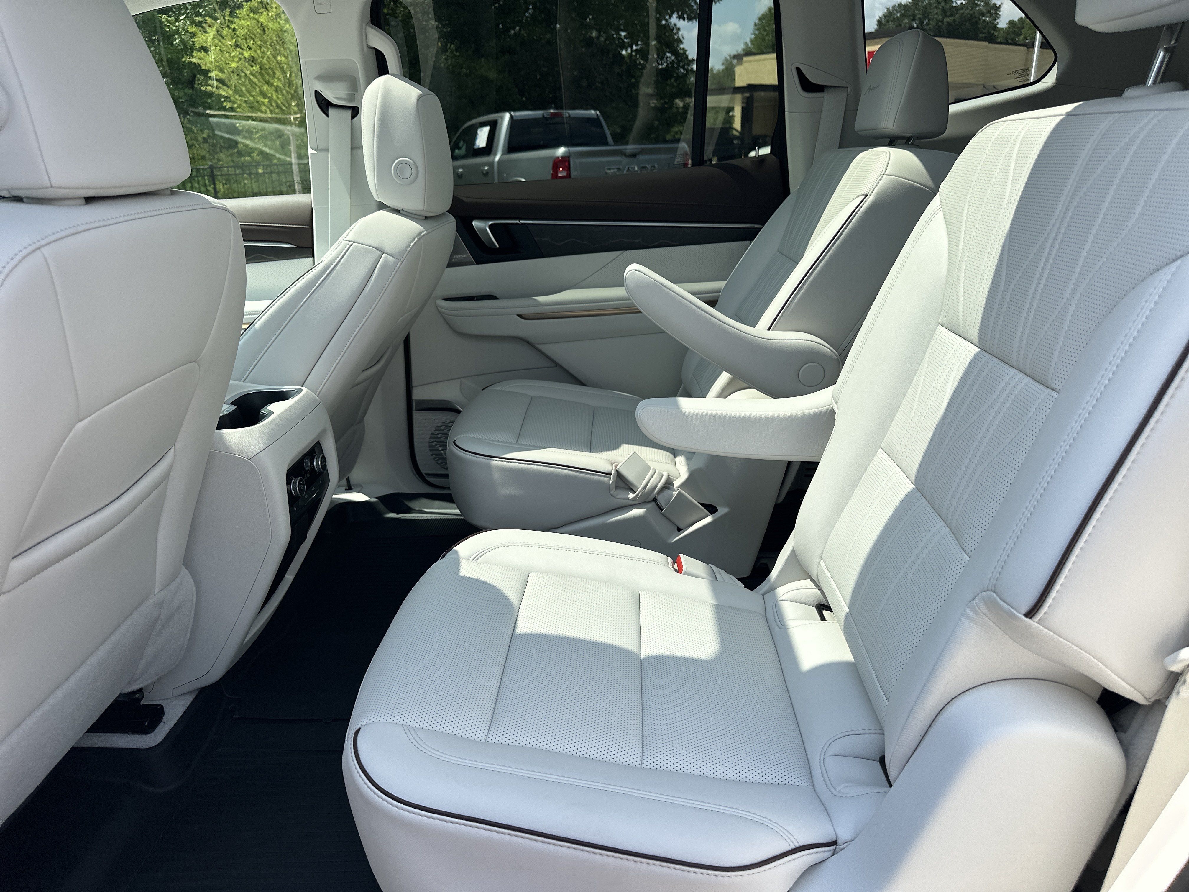 Used 2026 Buick Enclave Avenir w/ Super Cruise Package FWD image 20