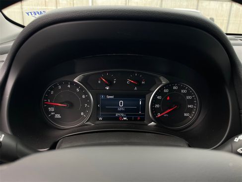 Used 2024 GMC Terrain SLE image 12