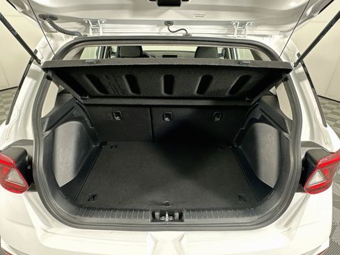 Used 2025 Hyundai Venue SEL FWD image 28