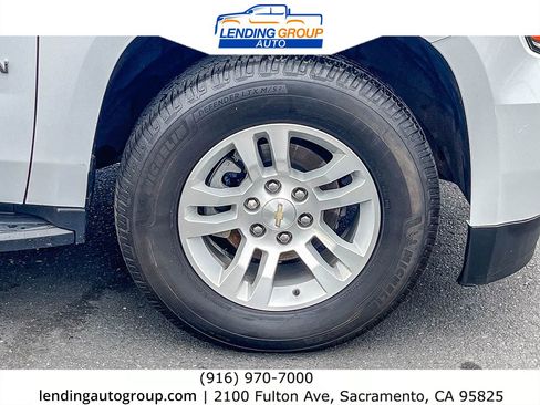 Used 2019 Chevrolet Suburban LT image 9