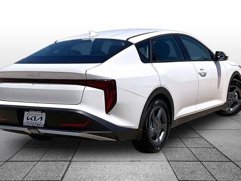 Used 2025 Kia K4 FWD image 12