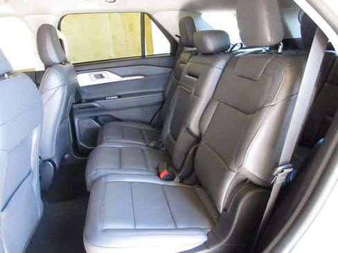 Certified 2025 Ford Explorer Active w/ Active Comfort Package image 25