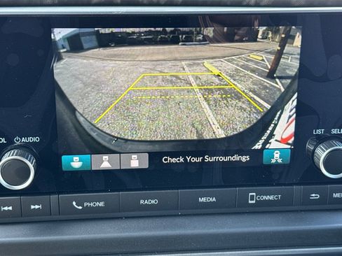 New 2025 Honda Pilot Sport image 19