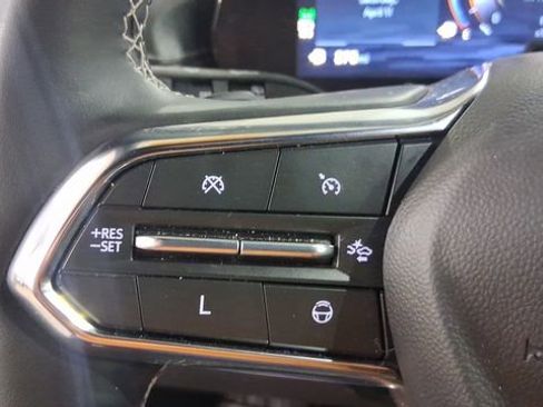 Used 2024 Chevrolet Traverse LT w/ Enhanced Driving Package image 31