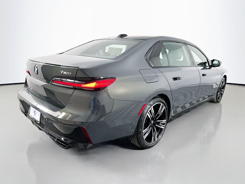 Used 2026 BMW 760i xDrive w/ Executive Package AWD/4WD image 5