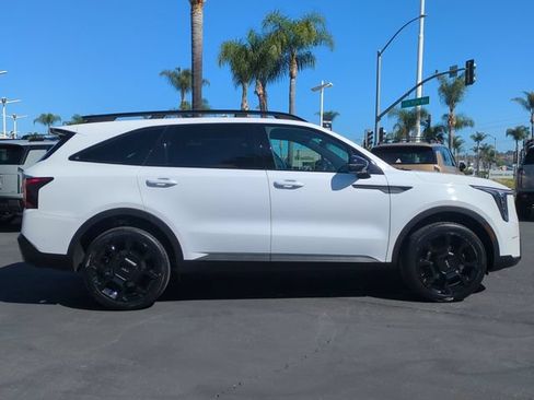Certified 2024 Kia Sorento SX Prestige AWD/4WD image 2