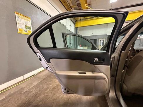 Used 2008 Ford Fusion SE FWD image 24