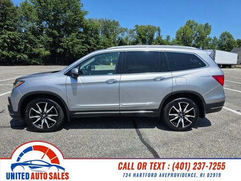 Used 2020 Honda Pilot Touring image 2