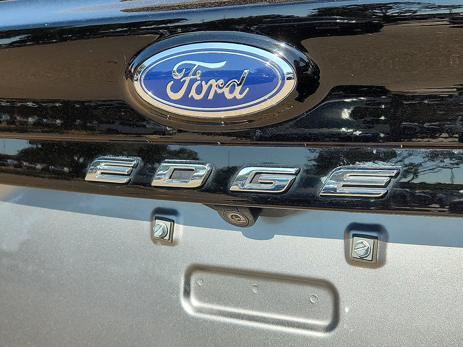 Used 2023 Ford Edge Titanium AWD/4WD image 9