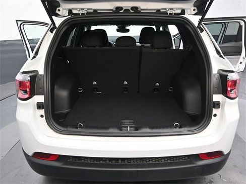 Used 2025 Jeep Compass Sport image 18