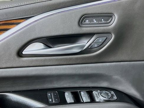 Used 2023 Cadillac Escalade ESV Premium Luxury w/ Performance Package image 9