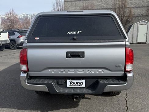 Used 2017 Toyota Tacoma SR5 image 7