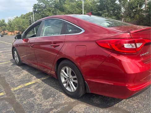 Used 2016 Hyundai Sonata SE w/ Cargo Package FWD image 4