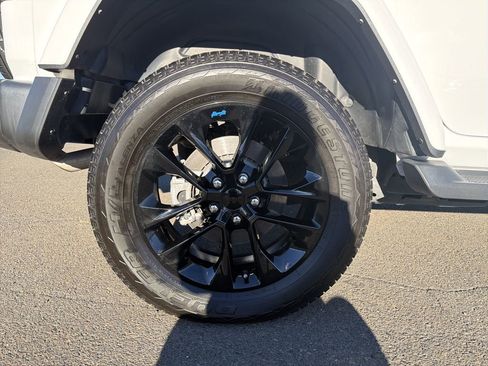 Used 2023 Jeep Wrangler Unlimited Sahara w/ Cold Weather Group image 32