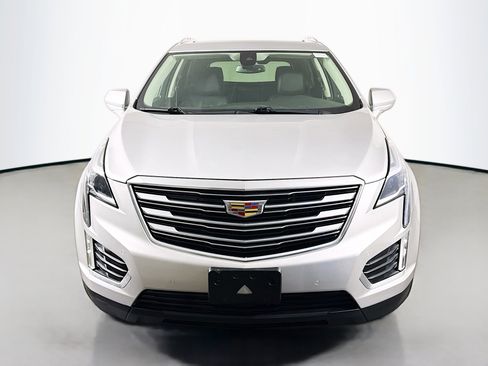 Used 2018 Cadillac XT5 Luxury image 2