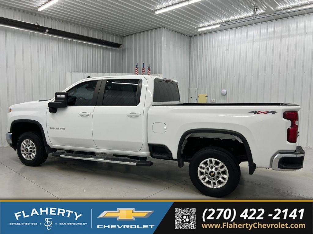 Used 2025 Chevrolet Silverado 2500 LT w/ Convenience Package AWD/4WD image 5