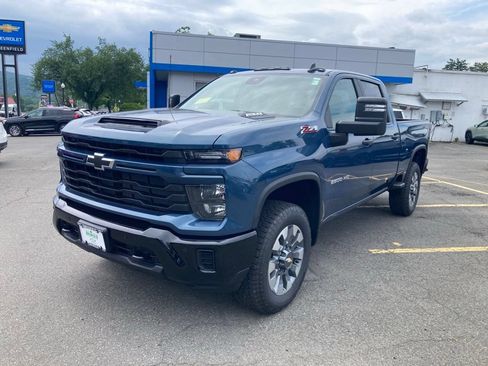 New 2026 Chevrolet Silverado 2500 Custom w/ Custom Value Package AWD/4WD image 17