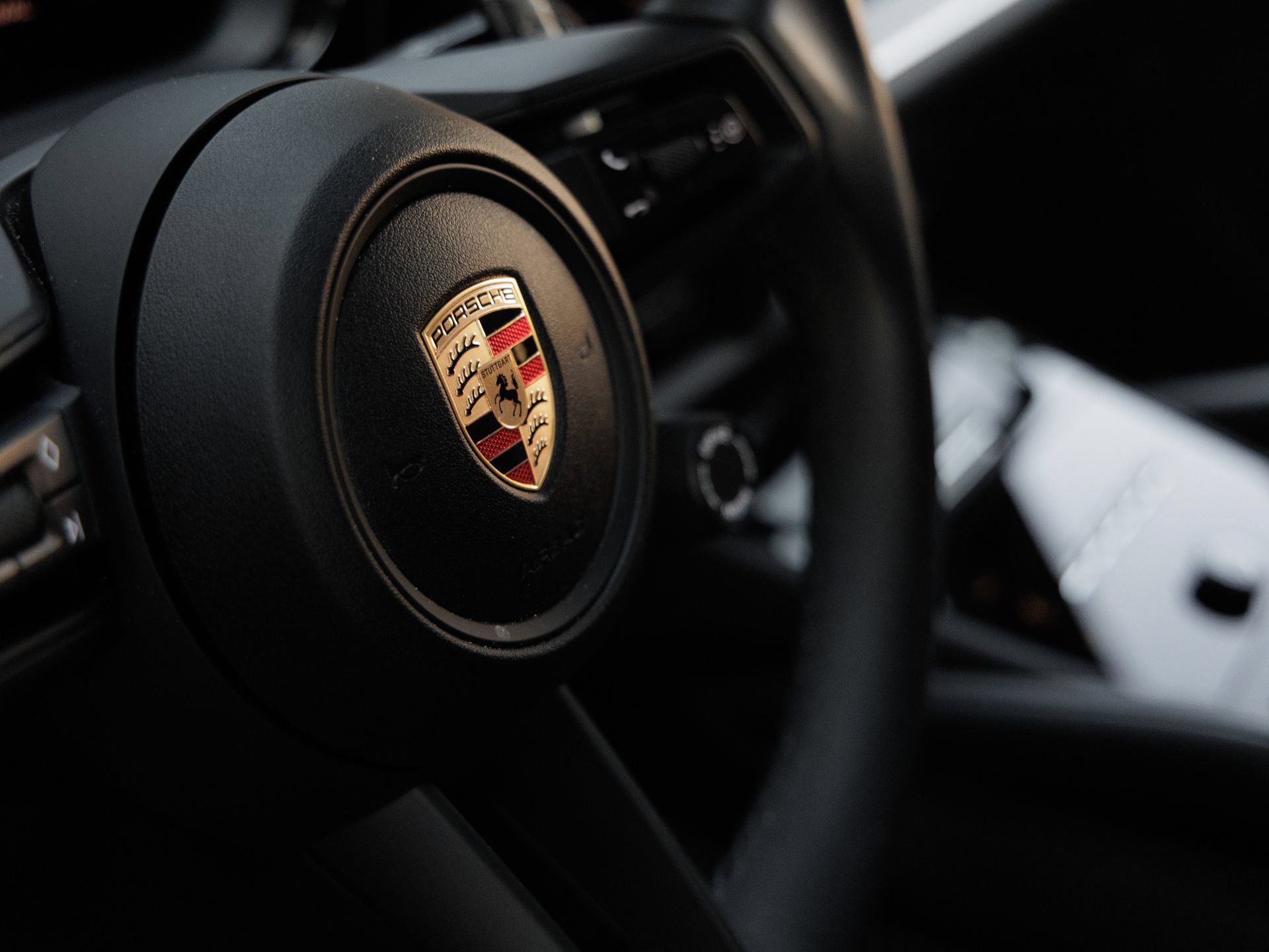 Certified 2025 Porsche Cayenne AWD/4WD image 19