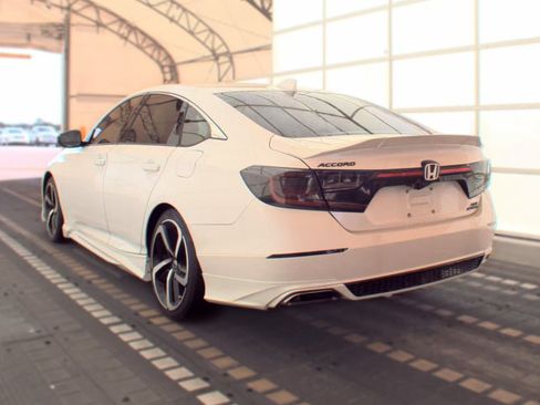 Used 2018 Honda Accord Sport image 6