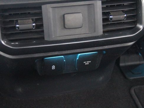 Used 2021 Ford F150 Lariat image 13