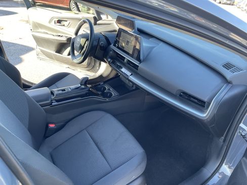 Used 2025 Toyota Prius LE image 29