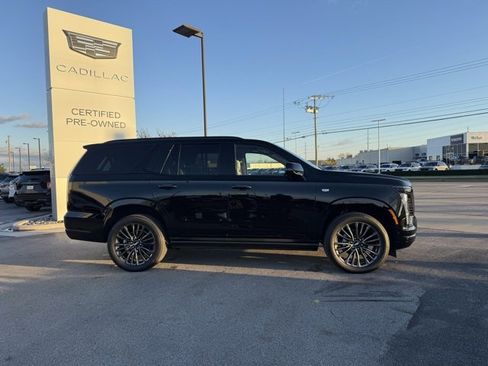 Used 2026 Cadillac Escalade Platinum Sport image 2