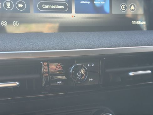 New 2026 Nissan Kicks S image 25