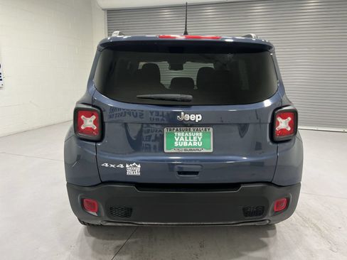 Used 2023 Jeep Renegade Latitude w/ Premium Group AWD/4WD image 7