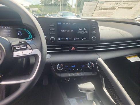 New 2025 Hyundai Elantra Blue image 18