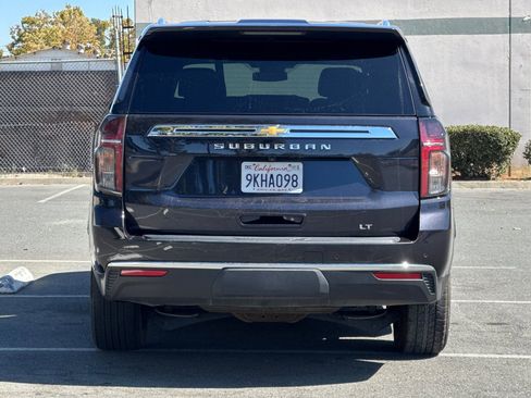 Used 2024 Chevrolet Suburban LT image 5