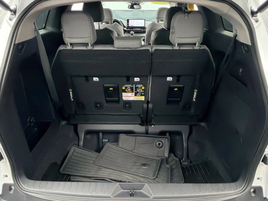 Used 2025 Toyota Sienna XLE w/ XLE Plus Package AWD/4WD image 39