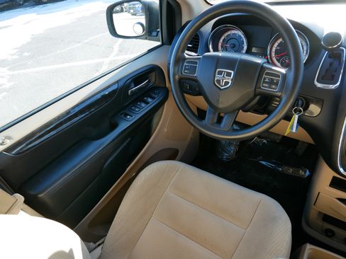 Used 2014 Dodge Grand Caravan SE w/ Quick Order Package 29E SE image 9