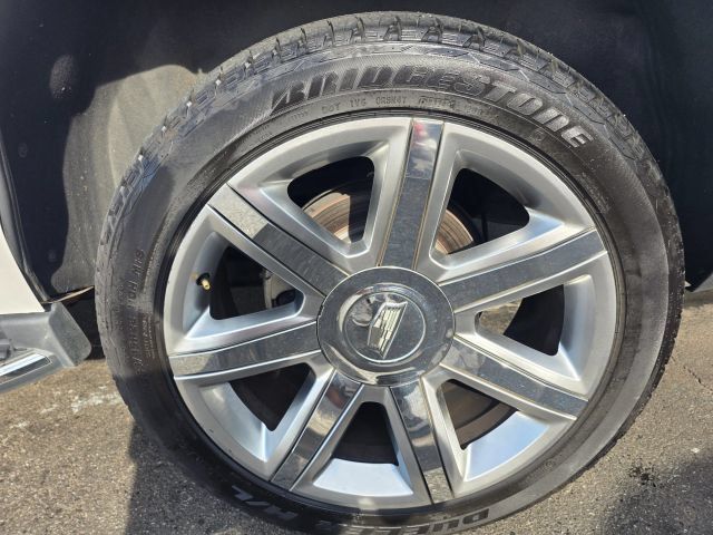 Used 2017 Cadillac Escalade Luxury AWD/4WD image 10