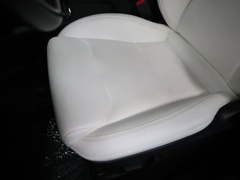 Used 2020 Tesla Model X image 29