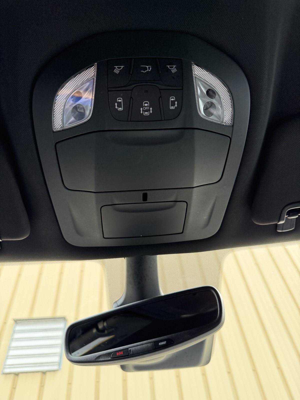 Used 2025 Chrysler Pacifica Select FWD image 17