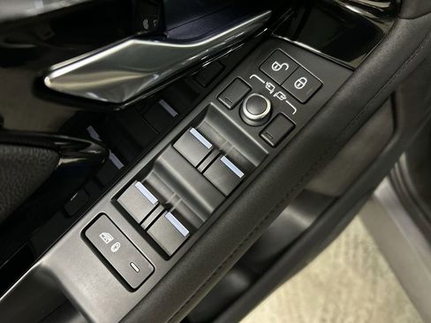 Used 2020 Land Rover Range Rover Evoque R-Dynamic S image 16