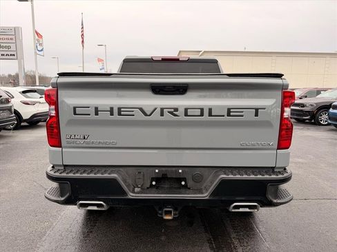 Used 2025 Chevrolet Silverado 1500 Custom Trail Boss w/ LPO, Dark Essentials Package image 6