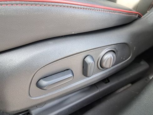 Used 2024 Chevrolet TrailBlazer RS w/ Convenience Package image 16