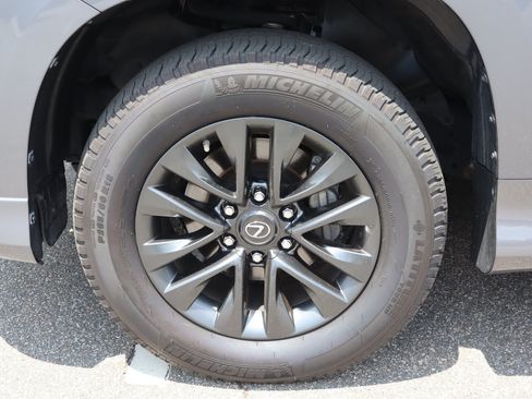 Used 2022 Lexus GX 460 Premium w/ Premium Plus Package AWD/4WD image 43