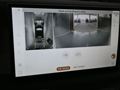 Used 2025 Land Rover Defender 110 S image 31