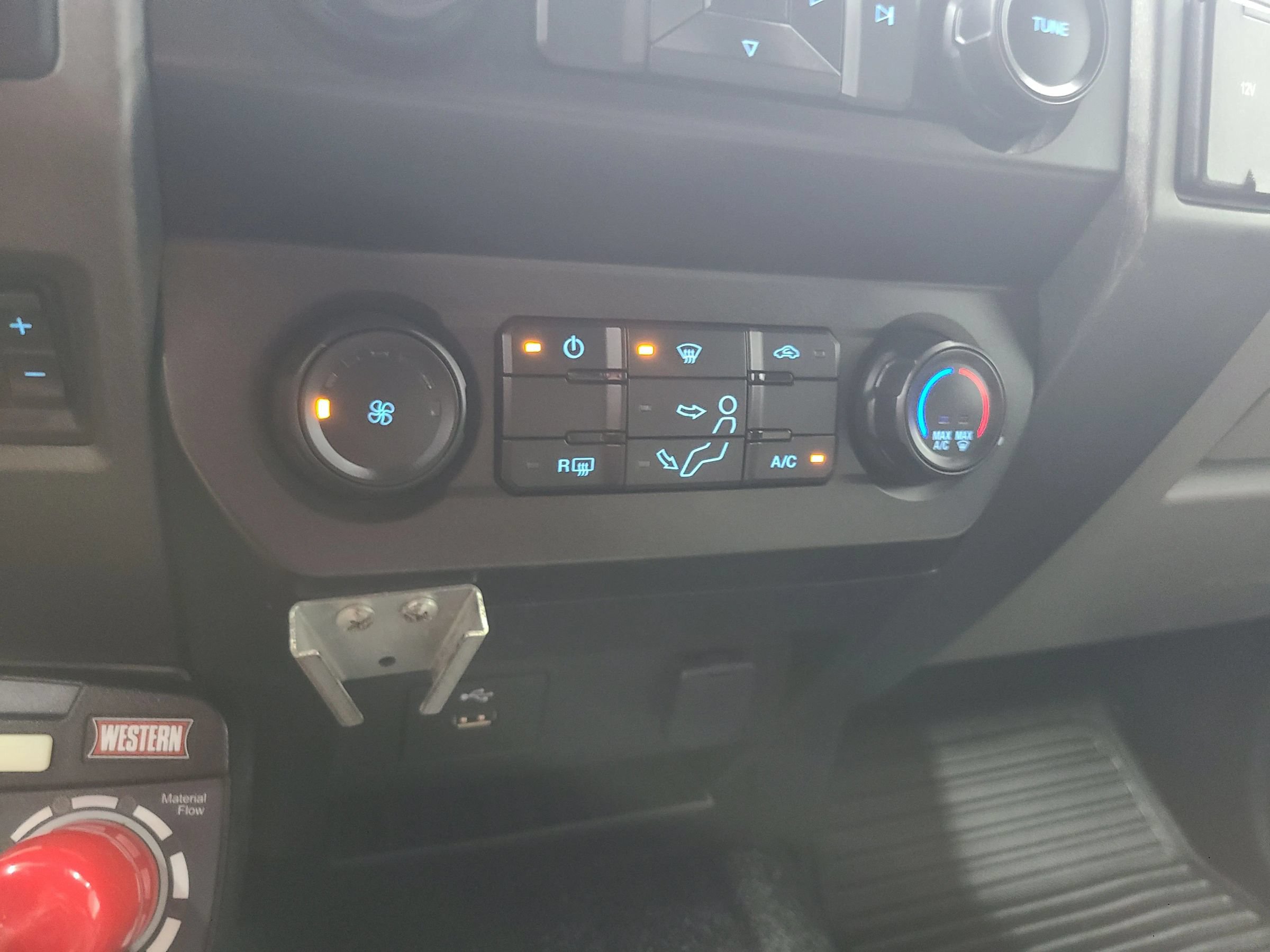 Used 2020 Ford F250 XL w/ Power Equipment Group AWD/4WD image 29