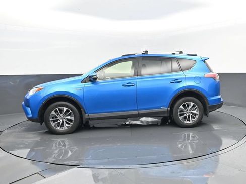 Used 2016 Toyota RAV4 XLE AWD/4WD image 5