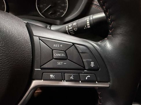 Used 2023 Nissan Sentra SR w/ SR Premium Package FWD image 12